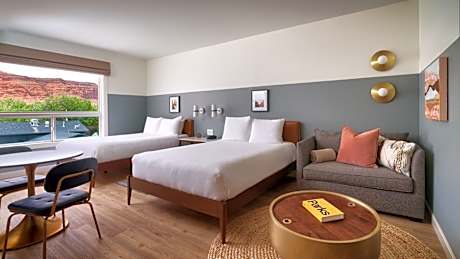 Mountain View Queen Room