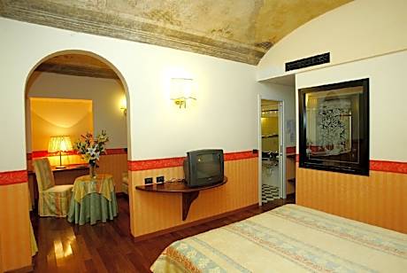 Double Bed plus Single Bed Room Standard