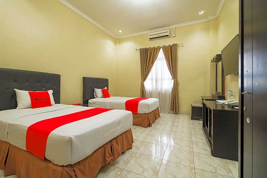 RedDoorz Plus @ Hotel Sempurna Watervang Lubuk Linggau