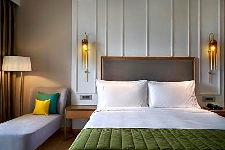 King Room with Garden View - Non-Smoking