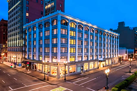 Hi-Lo Hotel, Autograph Collection by Marriott