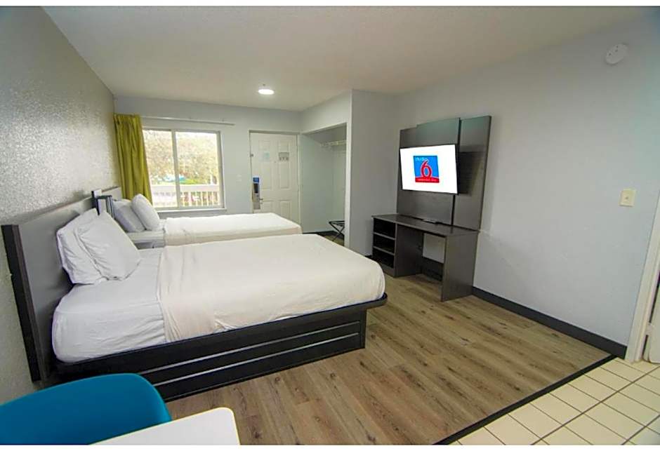 Studio 6 Extended Stay - West Palm Beach, FL