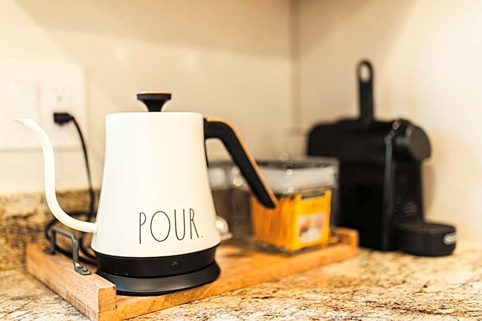 The Inn at Newton Highlands