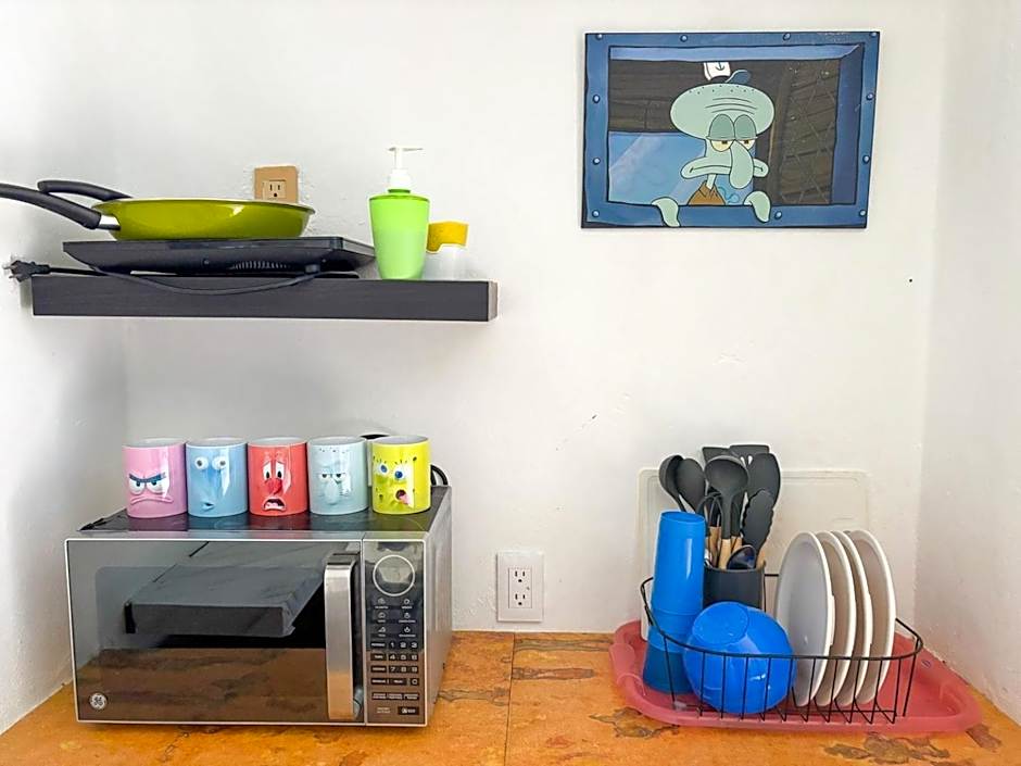 Sleep in a pineapple under the sea