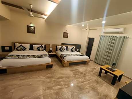 Family Room (No Window)