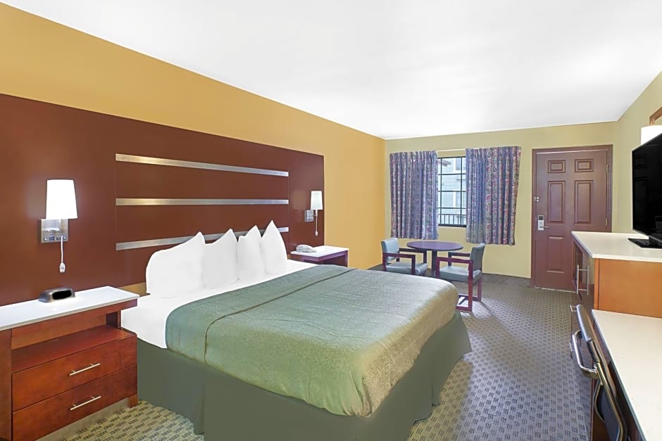 Days Inn by Wyndham Fayetteville