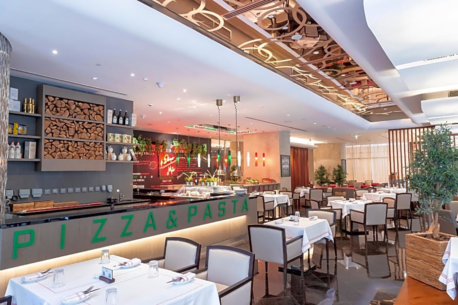 Pearl Rotana Capital Centre