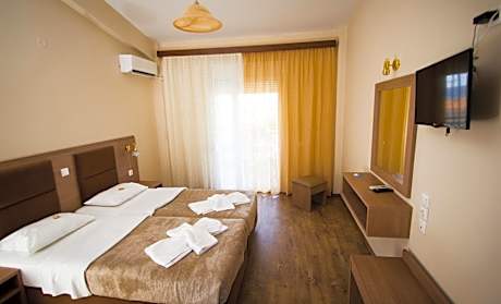 Deluxe Double or Twin Room with Sea View