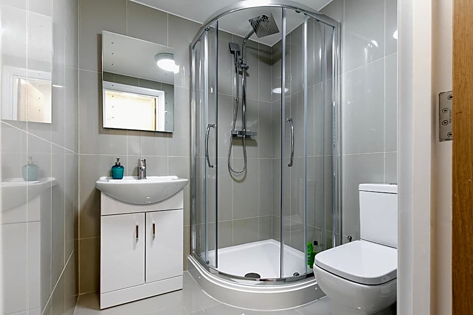 KVM - City Apartments - Contractors - Town Centre by KVM Stays