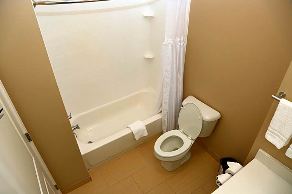 Americas Best Value Inn & Suites Prairieville