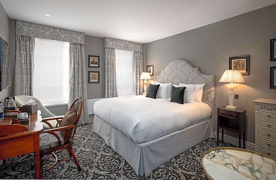 No. 30 Knightsbridge