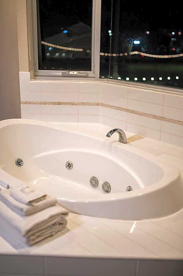 Sfera's Park Suites & Convention Centre