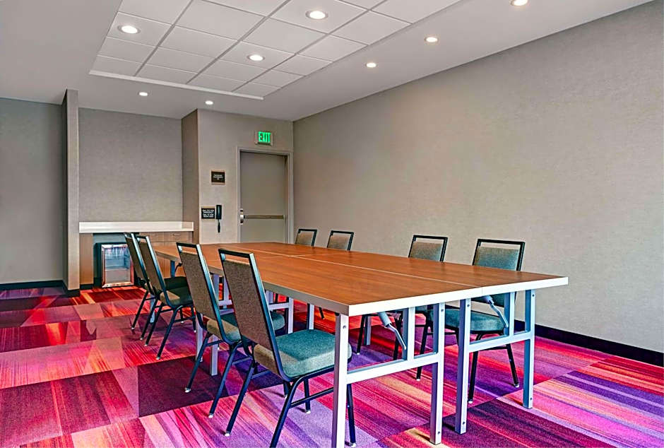 Home2 Suites by Hilton Tracy, CA