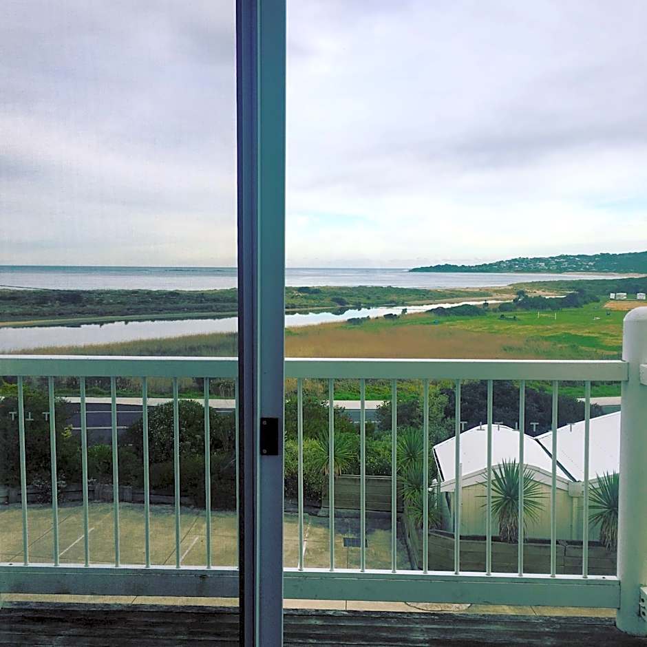 A Great Ocean View Motel