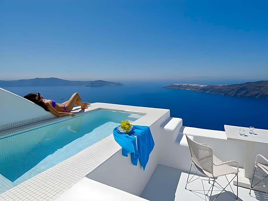 White Santorini Suites & Spa
