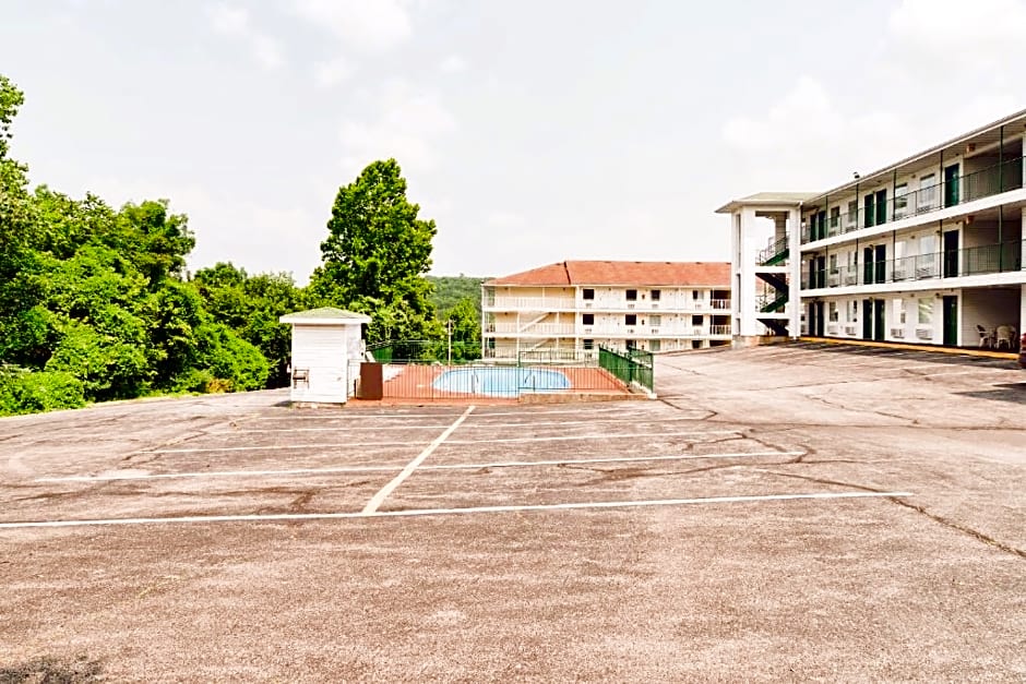 OYO Capital O - Classic Motor Inn Branson