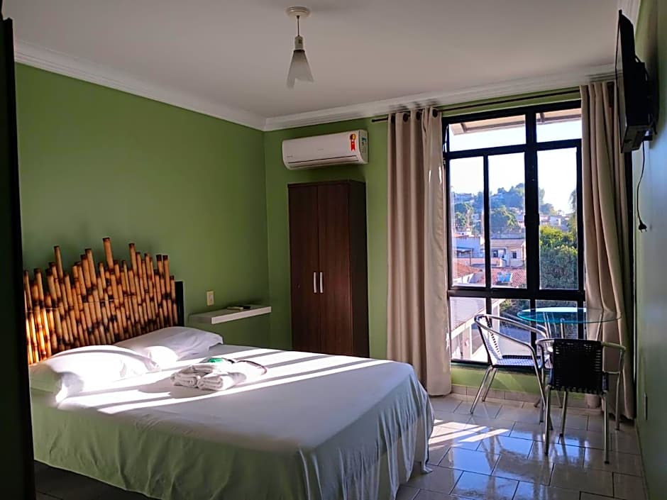 Paradise Hostel e Suítes