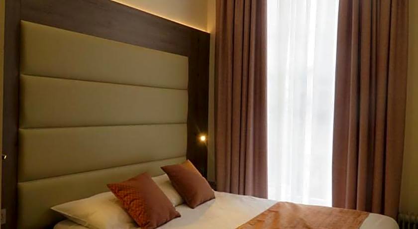 Glendale Hyde Park Hotel