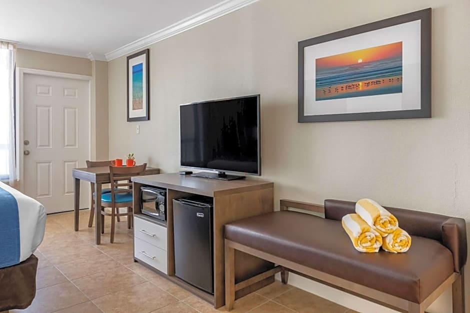 Comfort Inn & Suites Daytona Beach Oceanfront