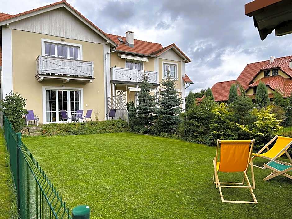 ApartamentyKudowa - Willa Pod Dębami z ogrodem i parkingiem,