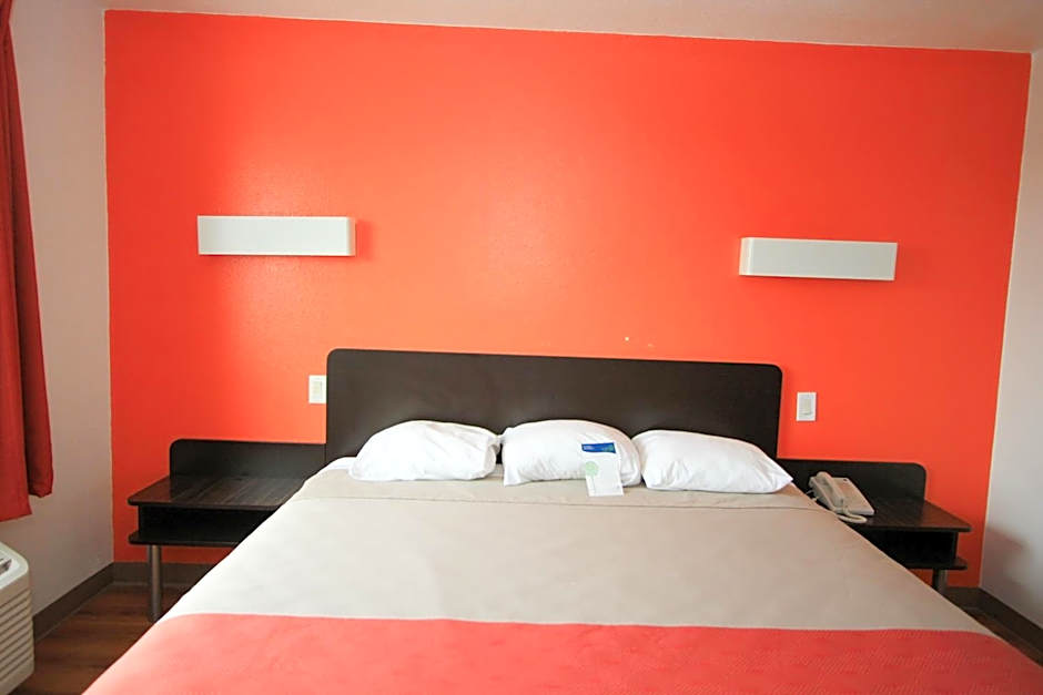 Motel 6-San Antonio, TX - Downtown - Alamo Dome