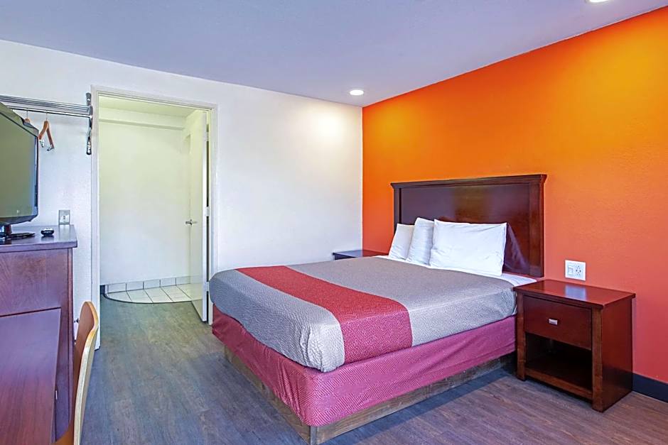 Motel 6 Pendleton, OR - West