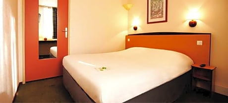 Standard Room - 1 Double Bed