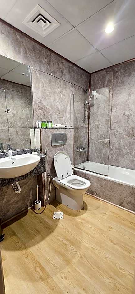 Spacious Apartment Marina View