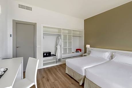 Xtra Sol Suite Sea View
