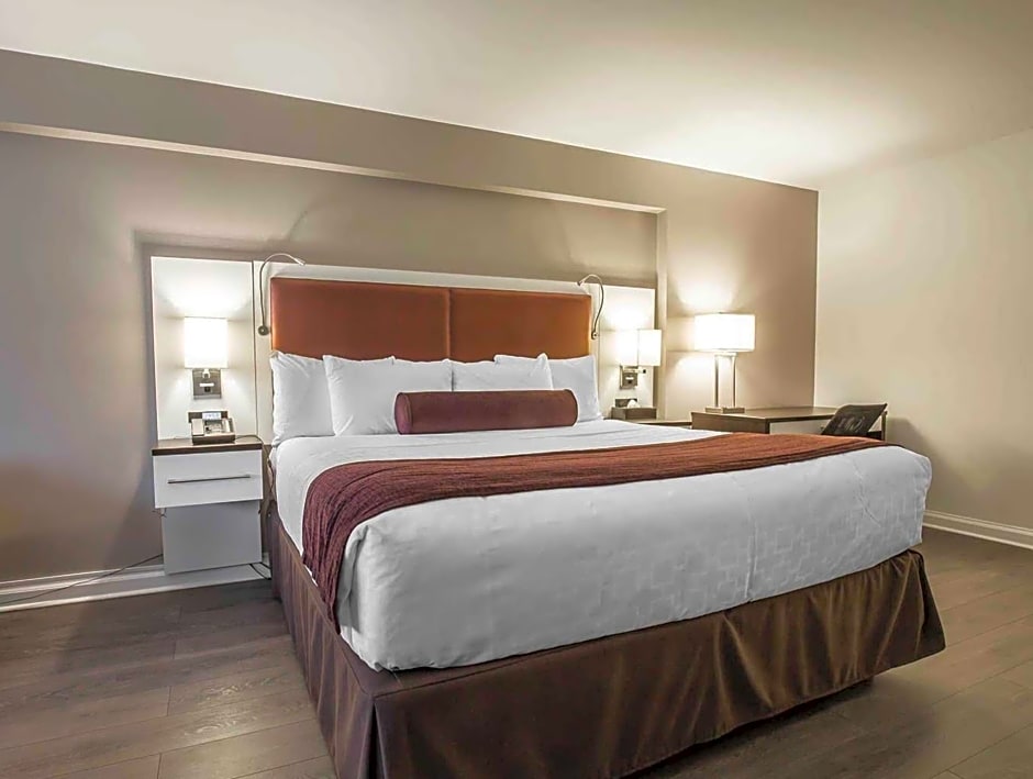 The Saint James Hotel, an Ascend Collection Hotel