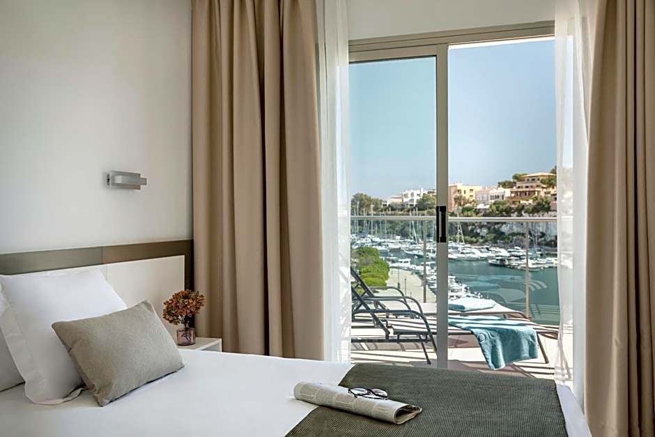 Photo 1 of 5 of Junior Suite, Terrace