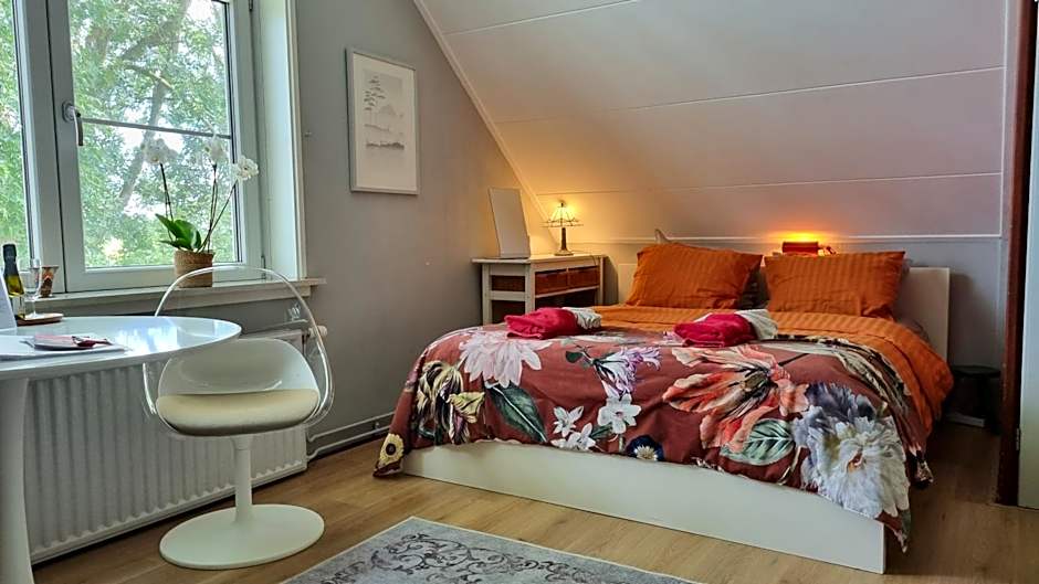 City Farmer Amsterdam a Guesthouse with Free Parking, Bikes , Bed & Breakfast