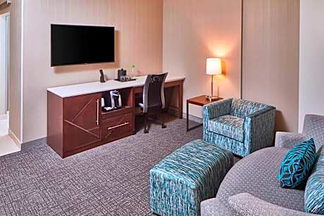 Suite, 2 Queen, Sofa bed