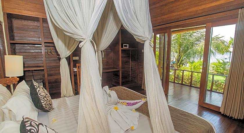 D'Muncuk Huts Lembongan