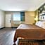 Super 8 by Wyndham Millbury/Toledo