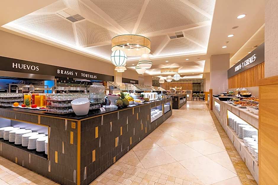 Puerto Antilla Grand Hotel