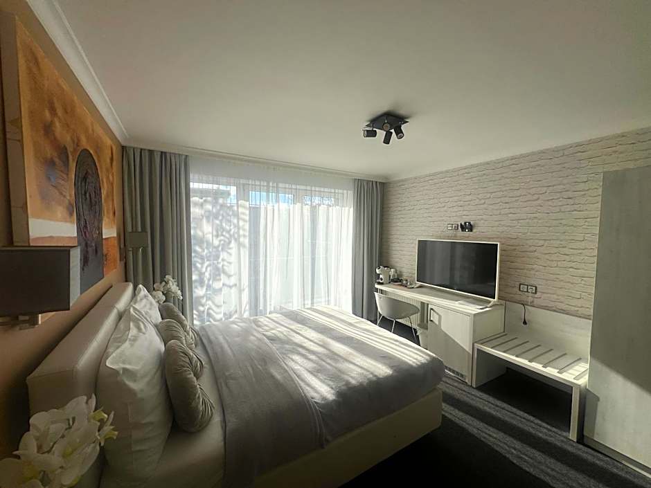 Grand Petit Hotel ex Shato Gesson