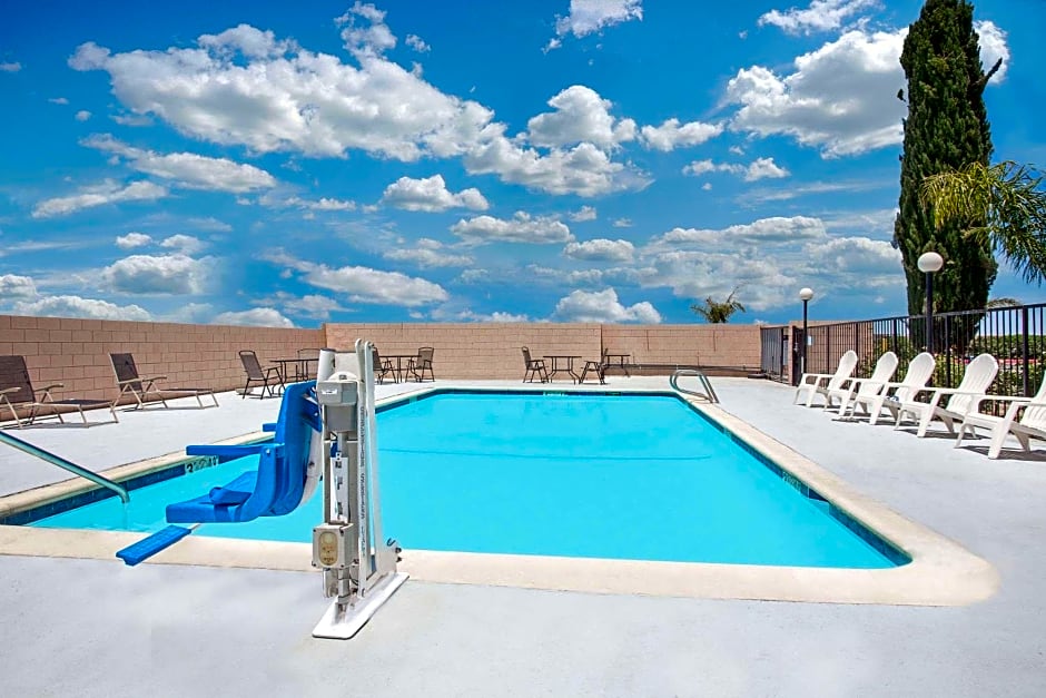 Days Inn by Wyndham Lost Hills