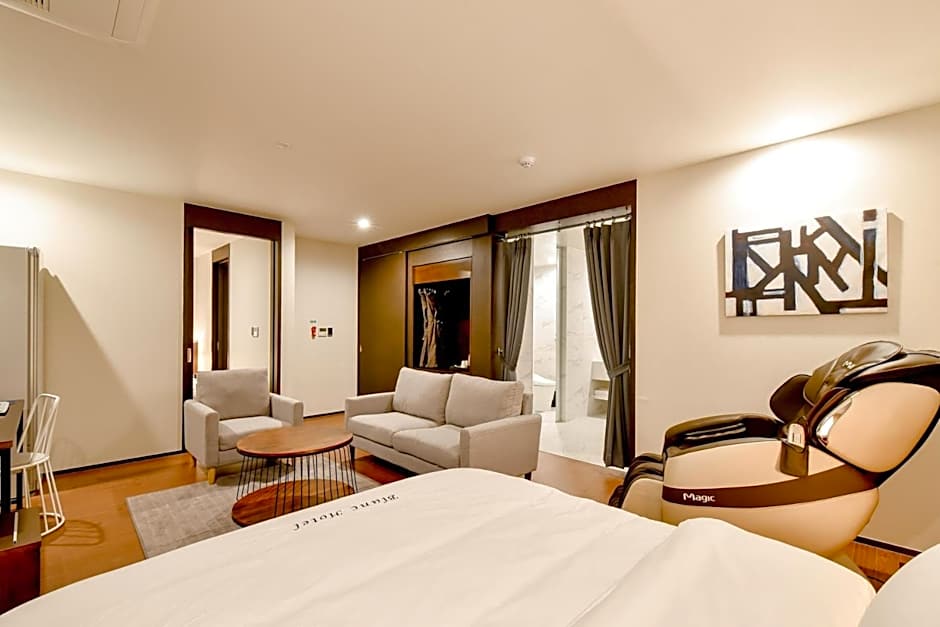 Blanc Business Hotel