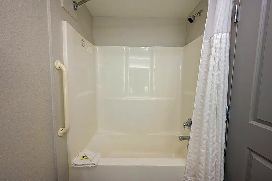 CANDLEWOOD SUITES PANAMA CITY BEACH SOUTHEAST by IHG