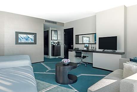 Club King Room