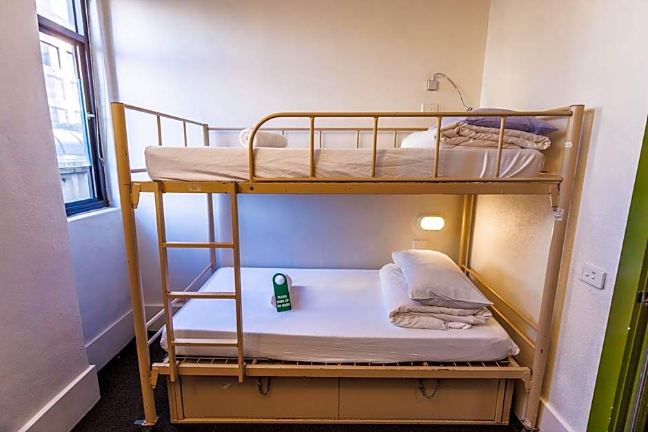 YHA Melbourne Central