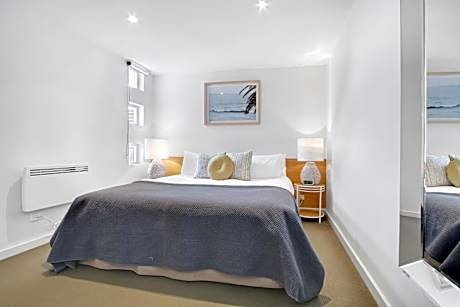 One-Bedroom Lake King