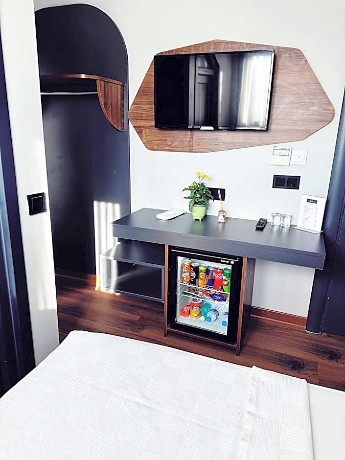 Shelton Airport Hotel