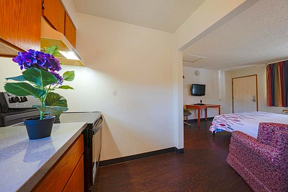 Budget Inn Gladstone By OYO - Portland Clackamas