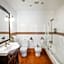 Hotel Conde Rodrigo II by eme hoteles