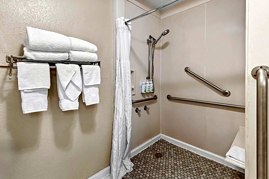 Baymont by Wyndham Port Arthur/Groves Area