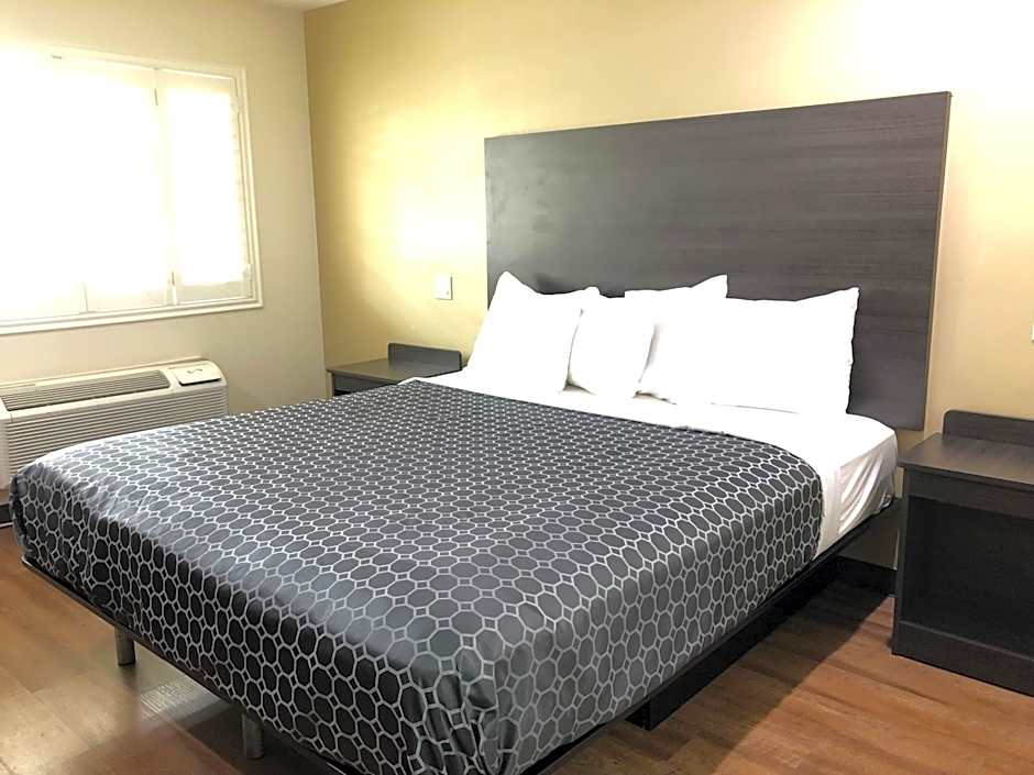 Simply Home Inn & Suites - Riverside
