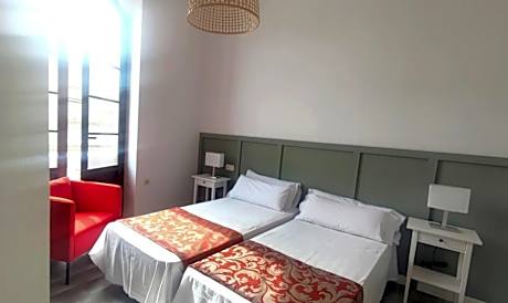 Deluxe One-Bedroom Apartment