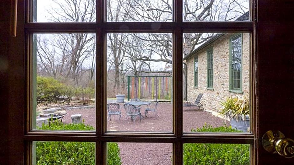 The Buck School Inn